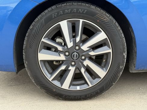 Used 2023 Nissan Versa SV FWD image 12