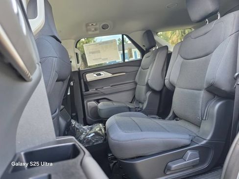 New 2026 Ford Explorer Active RWD image 12