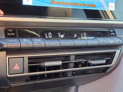 Certified 2025 Toyota Camry SE image 24