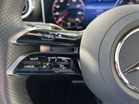 Used 2025 Mercedes-Benz GLC 350e 4MATIC w/ AMG Line image 19