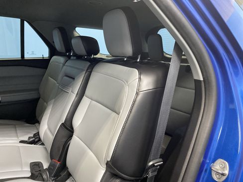 Used 2021 Ford Explorer XLT w/ Equipment Group 202A image 26