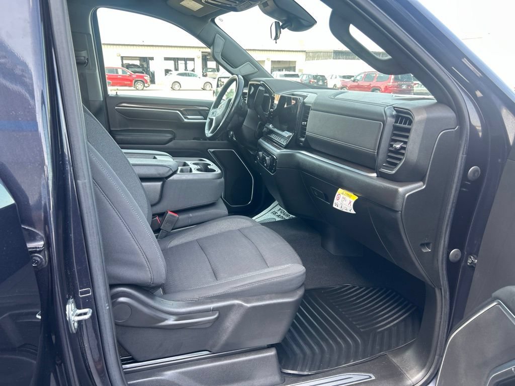 Used 2022 Chevrolet Silverado 1500 LT AWD/4WD image 14