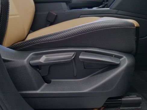 Used 2022 Volkswagen Atlas Cross Sport SE image 16