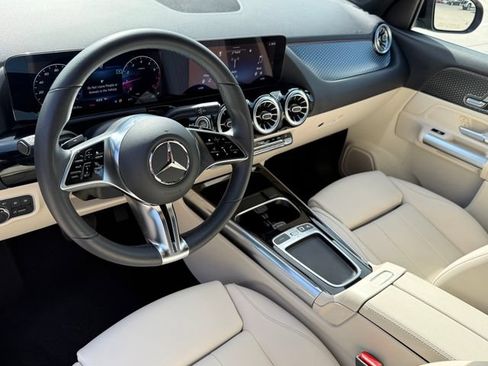 Used 2025 Mercedes-Benz GLA 250 image 11