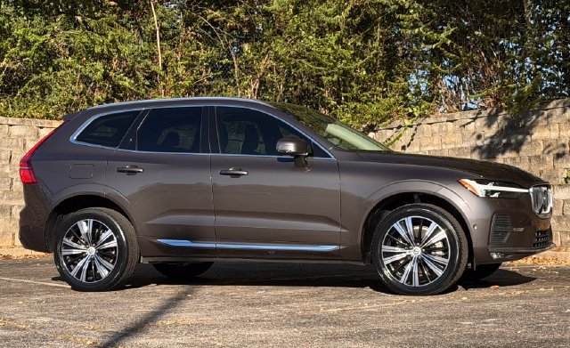 Used 2022 Volvo XC60 B5 Inscription w/ Advanced Package AWD/4WD image 3