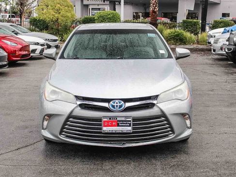 Used 2017 Toyota Camry LE image 2