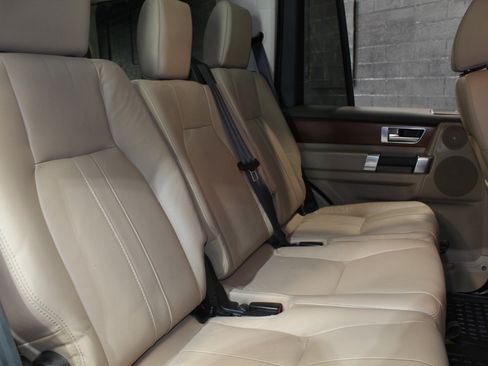 Used 2016 Land Rover LR4 HSE AWD/4WD image 53