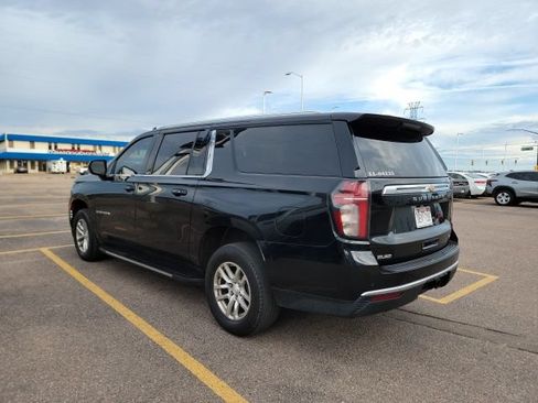 Used 2021 Chevrolet Suburban LT AWD/4WD image 7