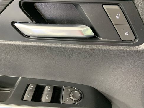 Used 2025 GMC Acadia Elevation image 31