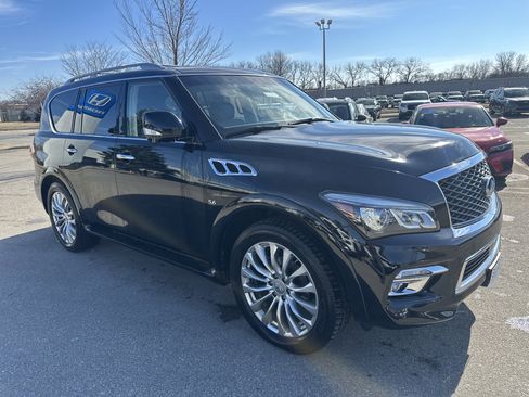 Used 2016 INFINITI QX80 Luxe w/ 22" Wheel Package image 3