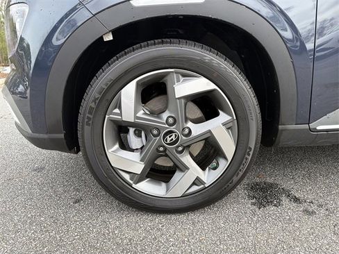 Certified 2025 Hyundai Venue Limited image 11