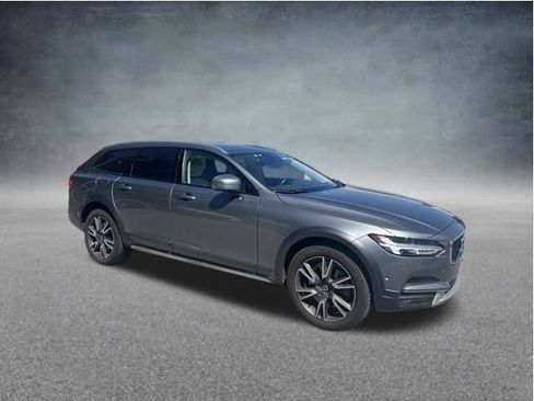 Used 2017 Volvo V90 T6 Cross Country AWD/4WD image 2