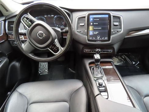 Used 2019 Volvo XC90 T6 Momentum w/ Advanced Package AWD/4WD image 13