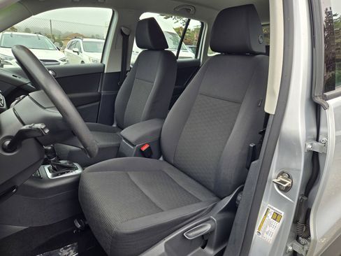 Used 2012 Volkswagen Tiguan LE FWD image 14