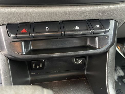 Used 2021 GMC Canyon Elevation Standard w/ Convenience Package image 18