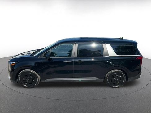 Used 2026 Kia Carnival FWD image 8