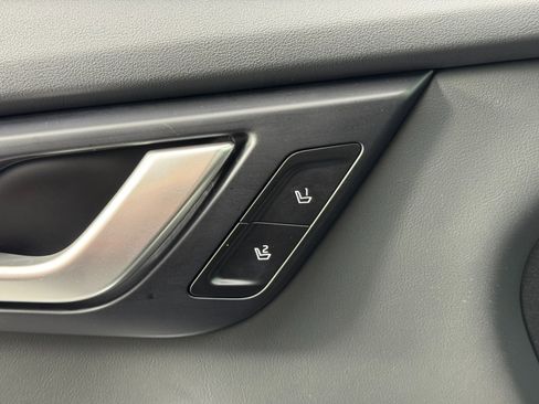 Used 2022 Kia EV6 Wind image 16