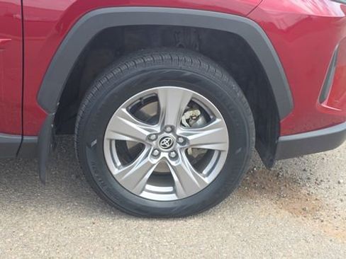 Used 2022 Toyota RAV4 XLE w/ Convenience Package image 32