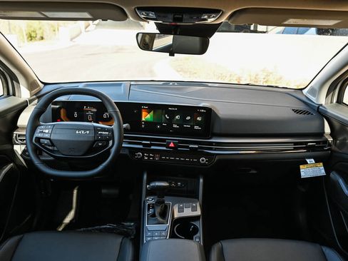 New 2026 Kia Sportage EX w/ EX Panorama Roof Package image 13