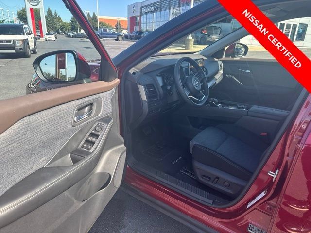 Certified 2023 Nissan Rogue SV AWD/4WD image 15