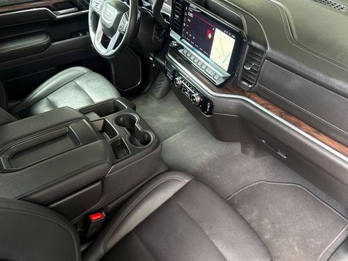 Used 2025 GMC Sierra 1500 SLT AWD/4WD image 17