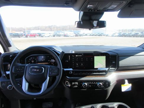 New 2026 GMC Sierra 1500 SLE image 16