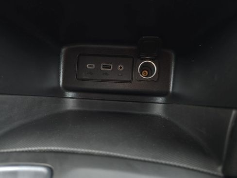 Used 2020 Chevrolet Equinox LT w/ Driver Convenience Package image 22