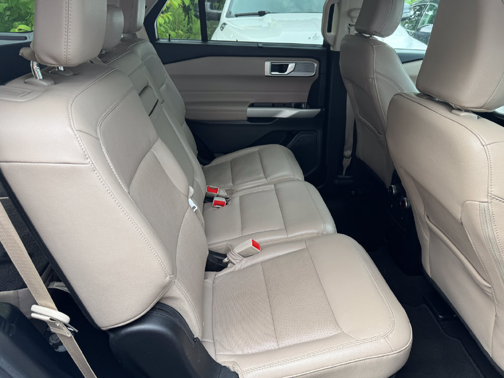Used 2023 Ford Explorer Limited AWD/4WD image 31