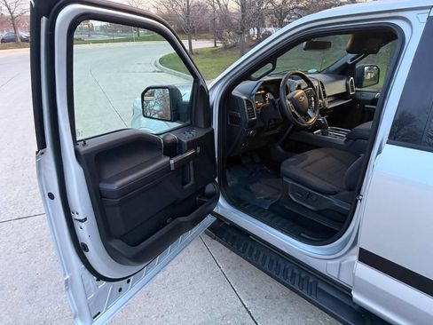 Used 2019 Ford F150 XLT w/ Equipment Group 302A Luxury AWD/4WD image 36