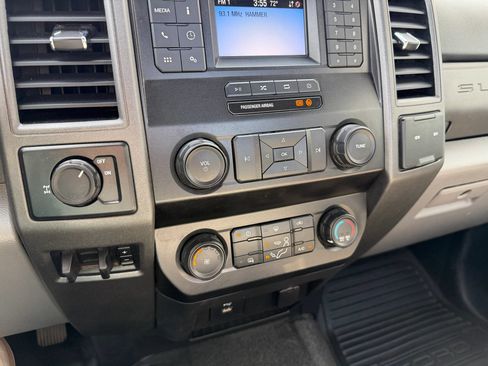 Used 2020 Ford F250 XL w/ STX Appearance Package RWD image 21