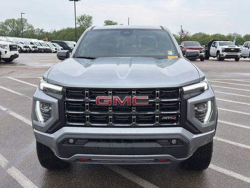Used 2024 GMC Canyon AT4 w/ AT4 Premium Package AWD/4WD image 9