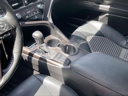 Used 2022 Toyota Camry SE FWD image 15