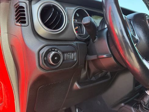 Used 2022 Jeep Wrangler Unlimited Sahara w/ Cold Weather Group AWD/4WD image 22