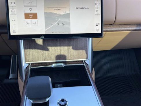 New 2026 Land Rover Range Rover SE image 31