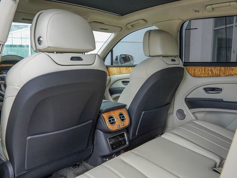 Certified 2023 Bentley Bentayga AWD/4WD image 40