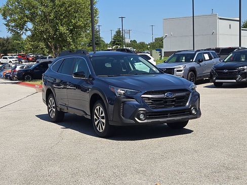Certified 2025 Subaru Outback Premium AWD/4WD image 1