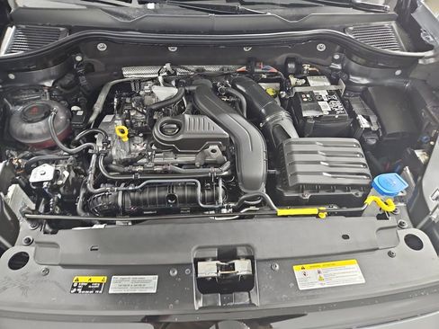 New 2026 Volkswagen Taos SE image 20