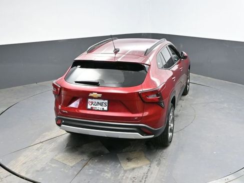 Used 2025 Chevrolet Trax LT image 36