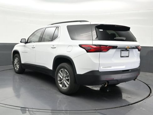 Used 2023 Chevrolet Traverse LT FWD image 3