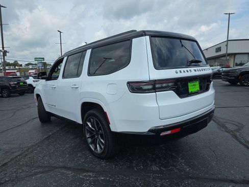 Used 2025 Jeep Grand Wagoneer Series III w/ Rear Seat Video Group 1 AWD/4WD image 5