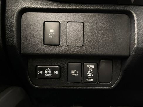 Used 2021 Toyota Tacoma TRD Sport w/ Technology Package image 28