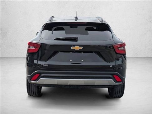 Used 2025 Chevrolet Trax LT image 7