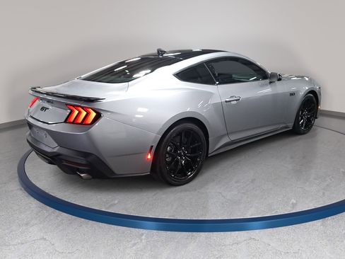 Used 2024 Ford Mustang GT RWD image 5