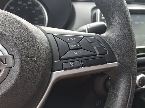 Used 2021 Nissan Versa S FWD image 22