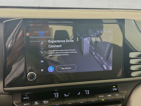 Used 2025 Toyota Camry SE image 13