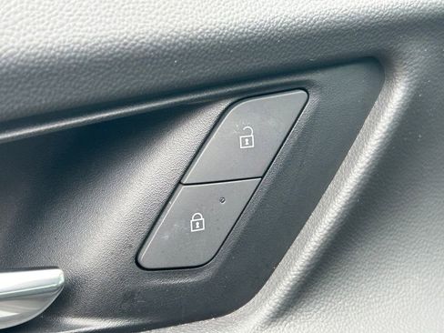 Used 2025 Chevrolet Equinox LT w/ Convenience Package II FWD image 21