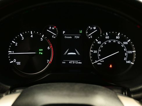 Used 2021 Lexus GX 460 Premium w/ Accessory Package AWD/4WD image 24