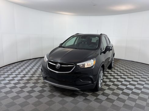 Used 2020 Buick Encore Preferred w/ Safety Package image 2