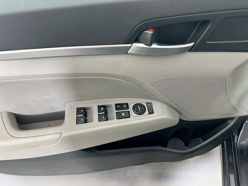 Used 2020 Hyundai Elantra Value Edition FWD image 15