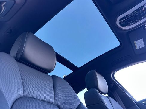 New 2026 Porsche Macan image 19